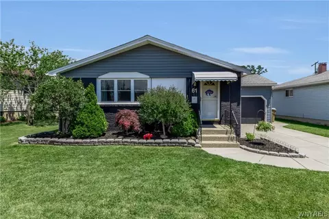 61 Bay Ln, Cheektowaga, NY 14225