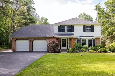 7217 Quaker Rd, Orchard Park, NY 14127