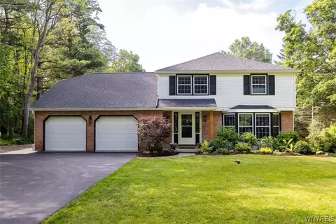 7217 Quaker Rd, Orchard Park, NY 14127