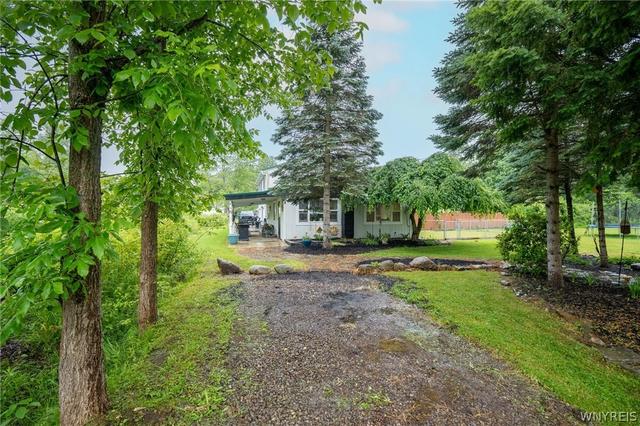 487 Kennedy Ave, Evans, NY 14006