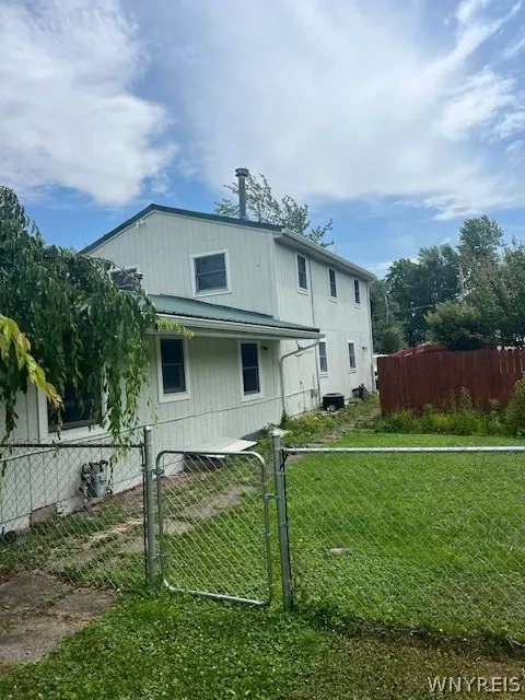 487 Kennedy Ave, Evans, NY 14006