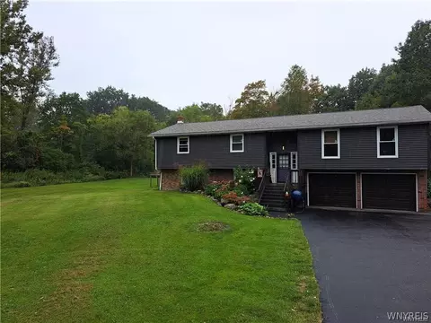 170 Creek Rd, East Aurora, NY 14052