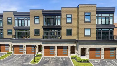 266 Lakefront Blvd, Buffalo, NY 14202