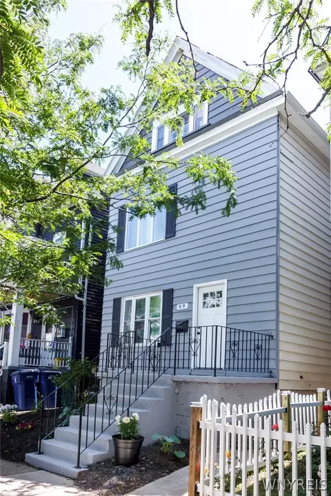 49 Massachusetts Ave, Buffalo, NY 14213