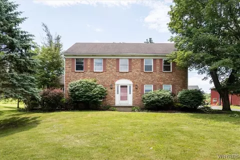 534 Akron Rd, Pembroke, NY 14001