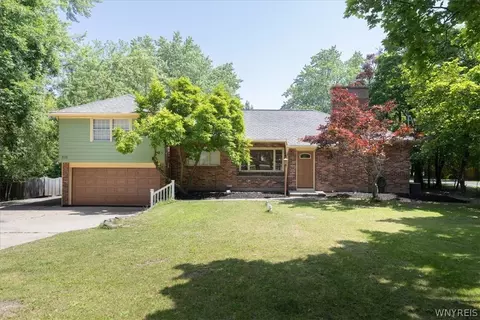515 N Forest Rd, Amherst, NY 14221