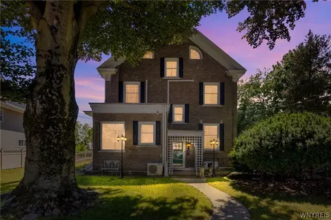 1 Hillcrest St, Niagara Falls, NY 14303