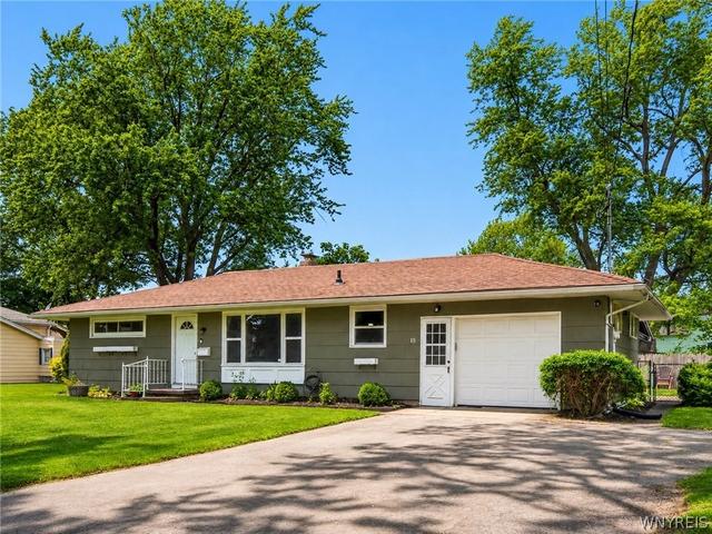 15 Vermont Ave, Lockport, NY 14094