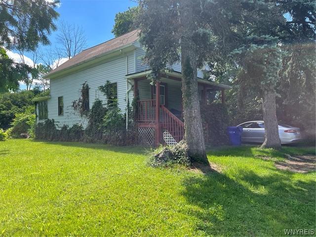 46 Evelyn St, Gates, NY 14606
