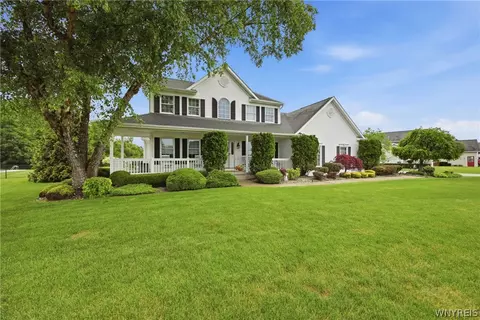 6981 Pintail Ct, Wheatfield, NY 14120