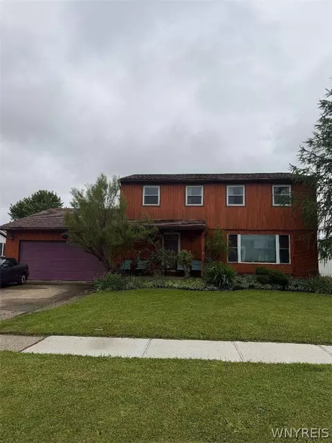 32 E Bihrwood Dr, West Seneca, NY 14224