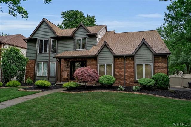 66 Beachridge Dr, East Amherst, NY 14051