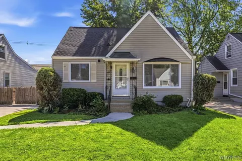 57 Wrexham Ct N, Tonawanda, NY 14150