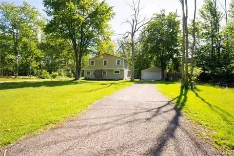 481 Poplar Ave, Evans, NY 14006 photo 3