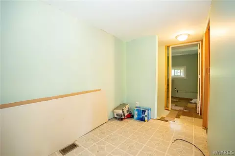 481 Poplar Ave, Evans, NY 14006 photo 23