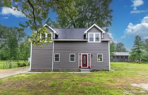 3046 Westwood Dr, Grand Island, NY 14072