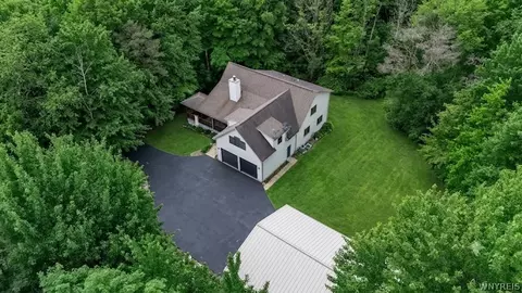 12940 Sanders Hill Rd, Holland, NY 14080