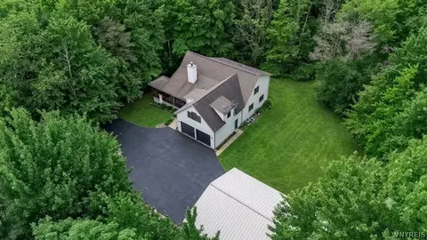 12940 Sanders Hill Rd, Holland, NY 14080