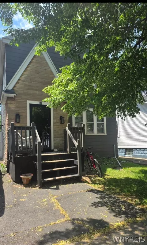 32 Lasalle Ave, Kenmore, NY 14217