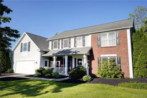 1028 Wickerton Ln, Webster, NY 14580
