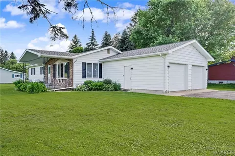 3 Sherman Dr, Arcade, NY 14009 photo 3