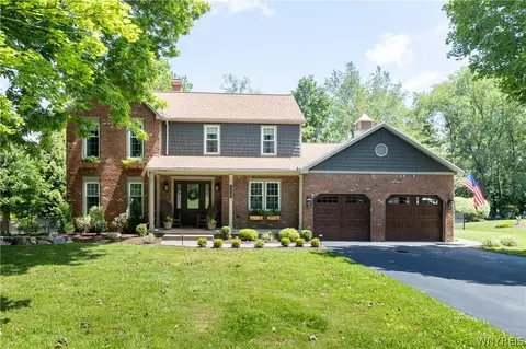 110 Curley Dr, Orchard Park, NY 14127