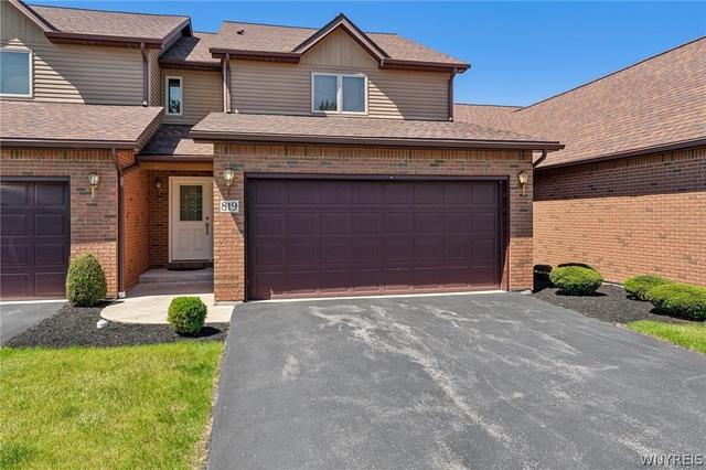 819 Carriage Ln, Lewiston, NY 14092