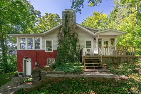 7075 S Abbott Rd, Hamburg, NY 14075