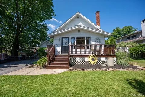 136 S Lincoln Ave, Orchard Park, NY 14127