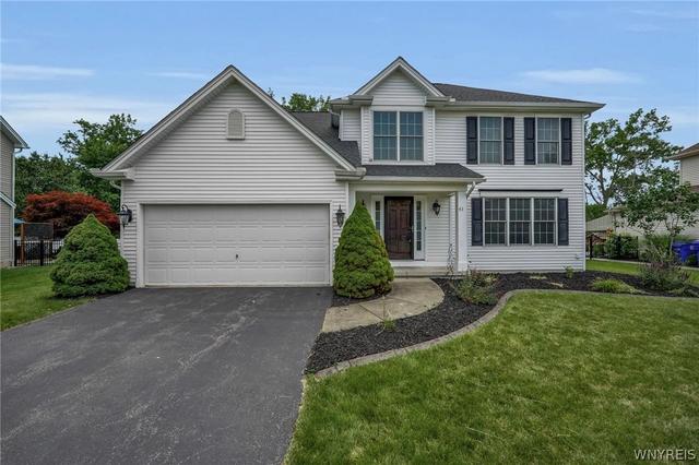 43 Caldwell Dr, West Seneca, NY 14224