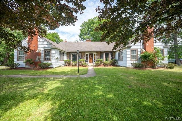260 S Forest Rd, Amherst, NY 14221