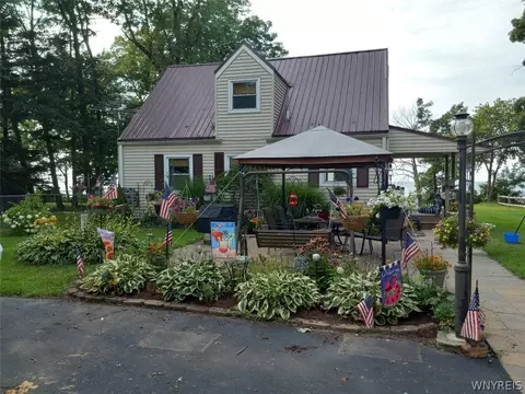 9802 Shorecliff Rd, Evans, NY 14006 photo 3