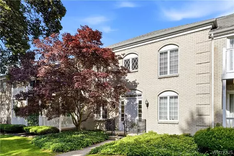 4415 Main St #16, Amherst, NY 14226
