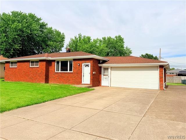 45 Charlescrest Ct, West Seneca, NY 14224