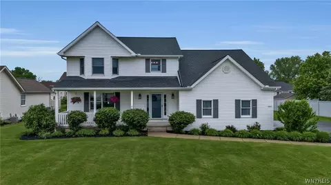 8892 Michael Douglas Dr, Clarence Center, NY 14032