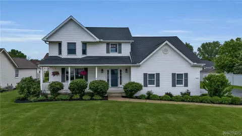 8892 Michael Douglas Dr, Clarence Center, NY 14032