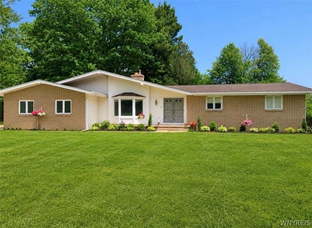 8 Drake Ext Ave, Hanover, NY 14136