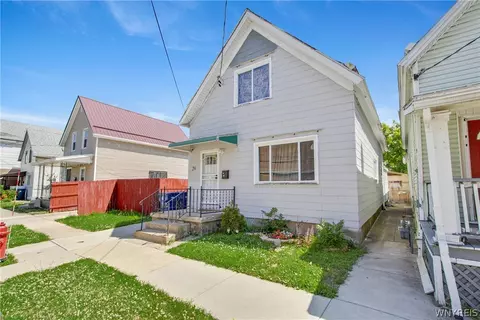 29 Churchill St, Buffalo, NY 14207