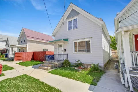 29 Churchill St, Buffalo, NY 14207
