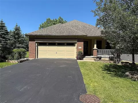 2 S Shore Dr, Elma, NY 14059