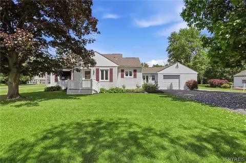 6158 Broadway St, Lancaster, NY 14086