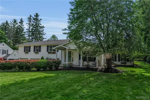 120 Glenridge Rd, Aurora, NY 14052