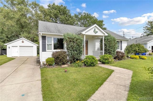 4437 Willow Ln, Hamburg, NY 14075