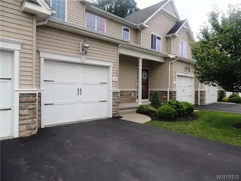 155 Slate Bottom Dr, Depew, NY 14043