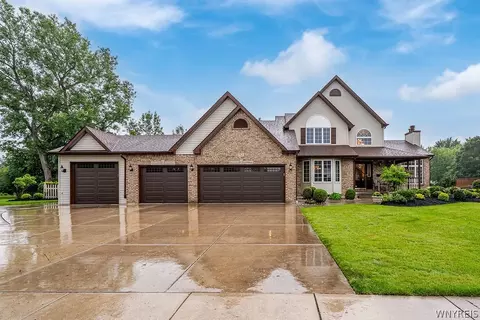 52 Tomahawk, Lancaster, NY 14086