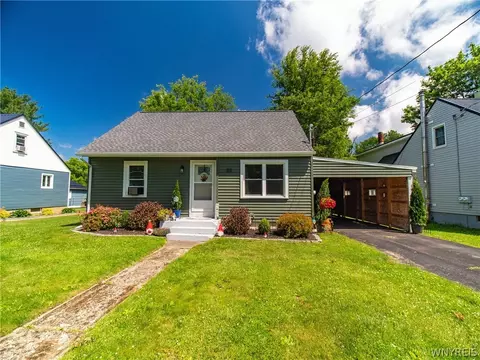 53 Allen St, Gowanda, NY 14070