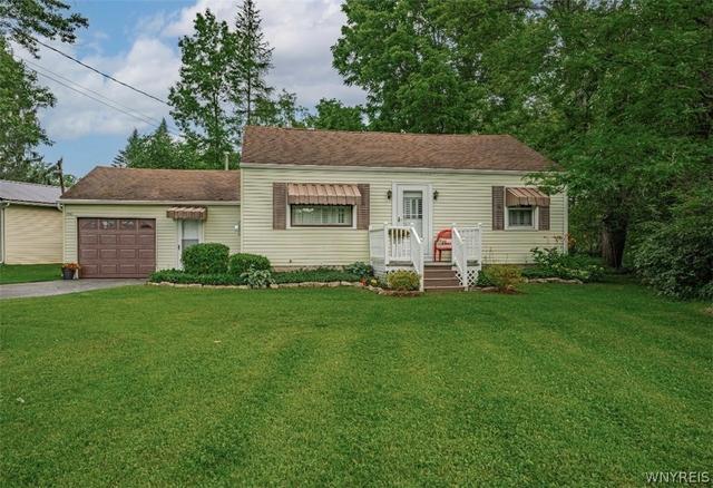 9300 Tonawanda Crk Rd, Clarence Center, NY 14032