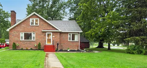 11 S Shore Blvd, Lackawanna, NY 14218