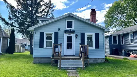 12751 Beach Ave, Hanover, NY 14136