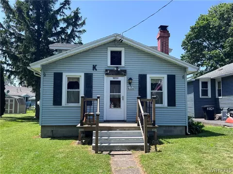 12751 Beach Ave, Hanover, NY 14136